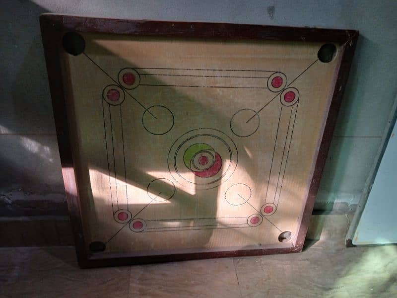 carrom board with all accessories 2