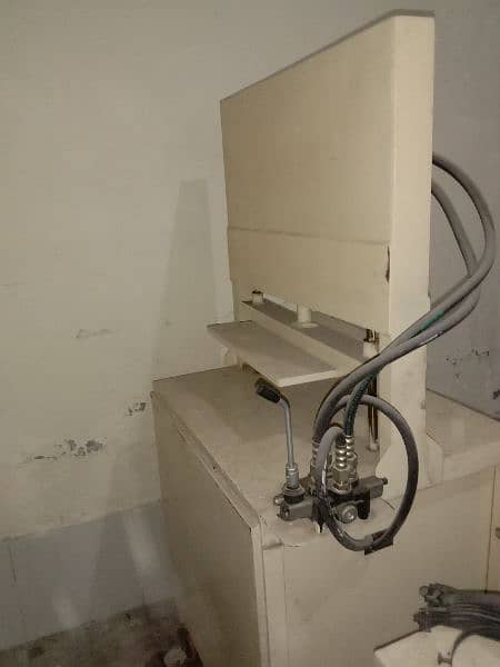 Shoes (Chapel) Making Machine Hydraulic System. . 10/10 Condition. . . 1