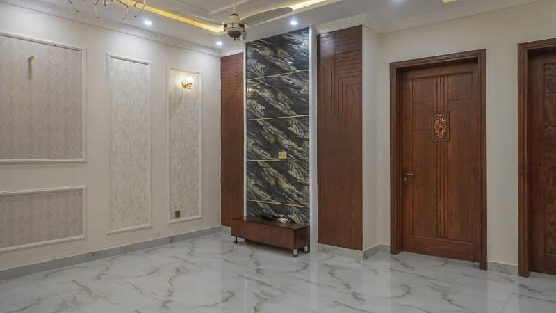 10 Marla Brand New House For Sale In Model Town At Hot Location 8