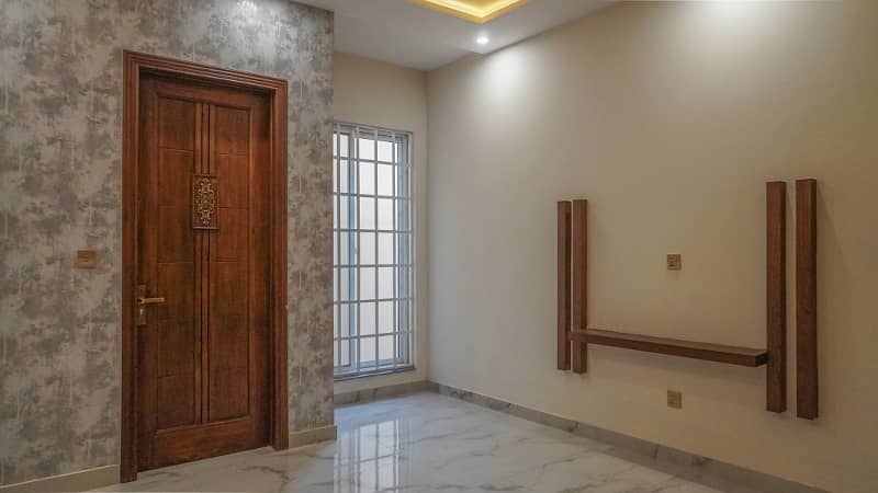10 Marla Brand New House For Sale In Model Town At Hot Location 16