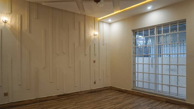 10 Marla Brand New House For Sale In Model Town At Hot Location 19