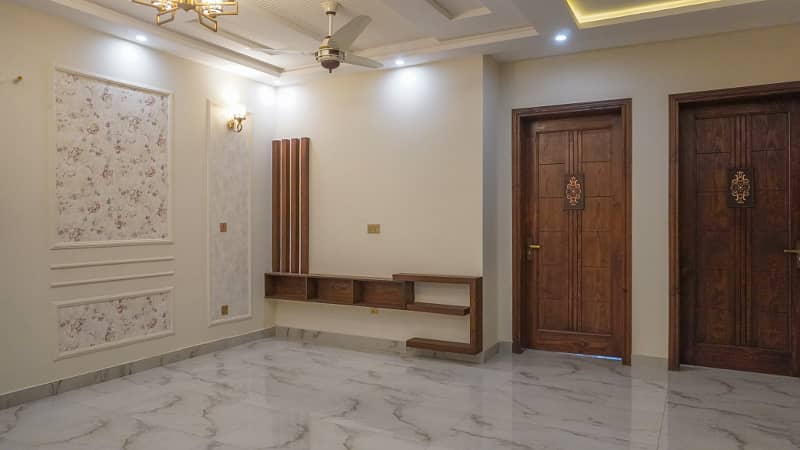 10 Marla Brand New House For Sale In Model Town At Hot Location 29