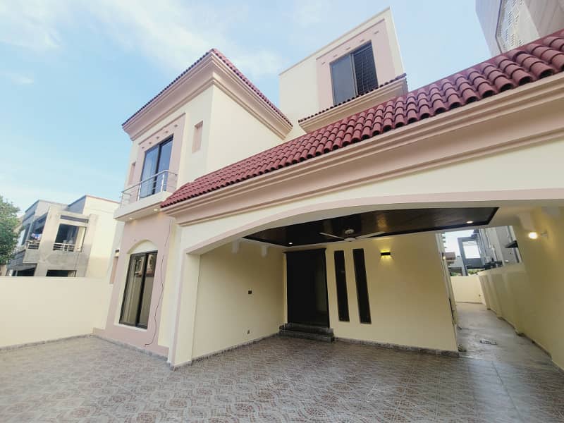 10 Marla House For Sale In Jasmine Block Sector C Bahria Town Lahore 3