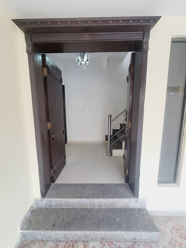 10 Marla House For Sale In Jasmine Block Sector C Bahria Town Lahore 4