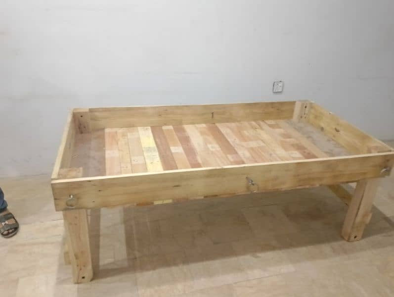 I am selling cow charaa table new 0