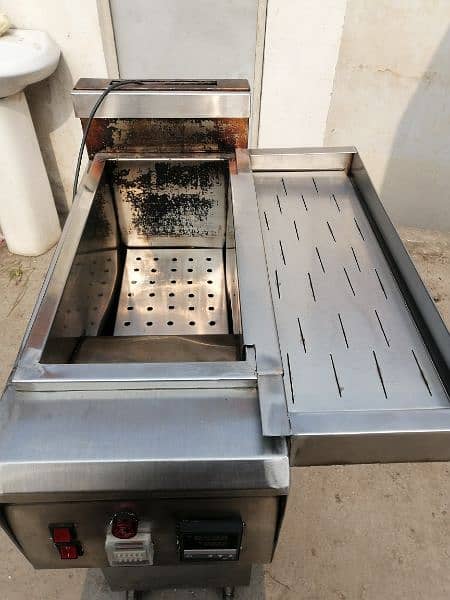 16Ltr FRYER FOR SALE with Sizzling and Baskets 10