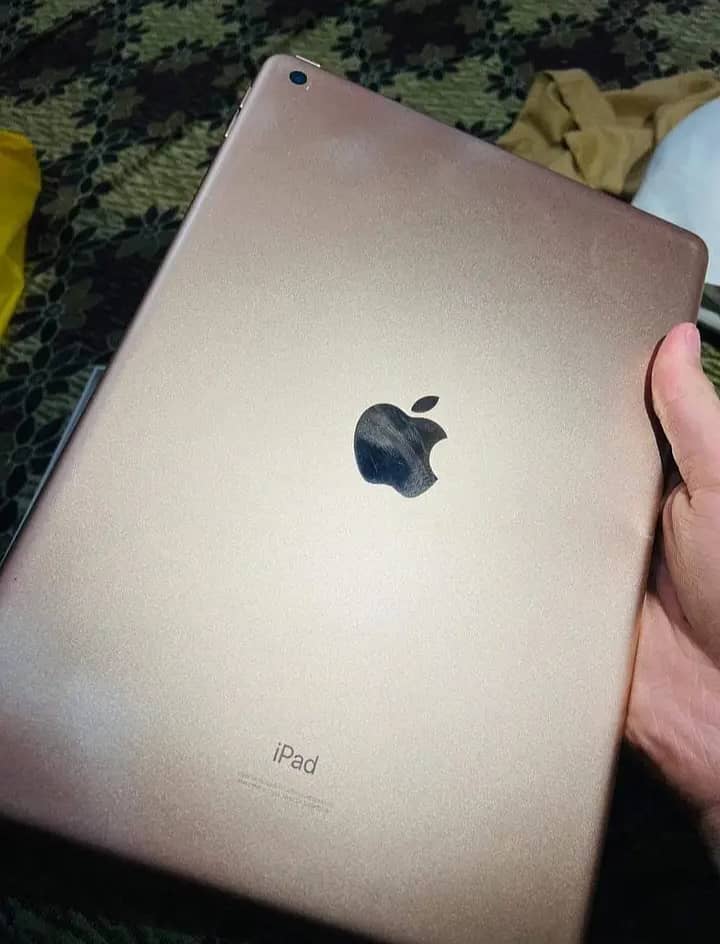 Apple iPad (8 generation) used for sell 5