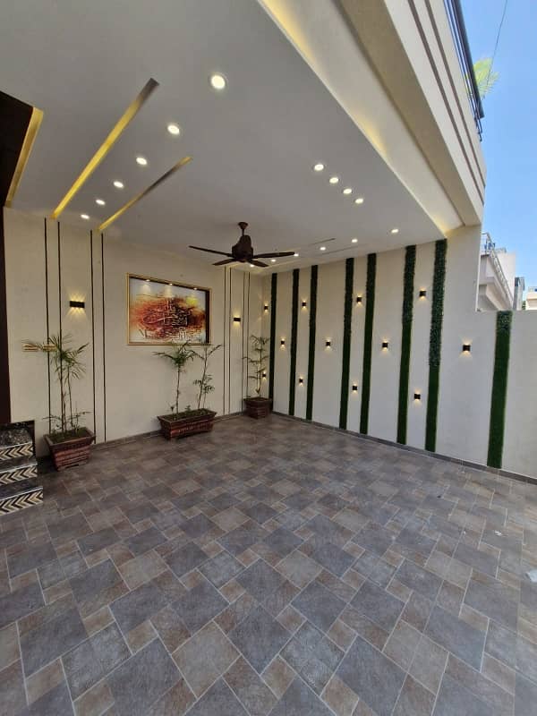 Prime Location 10 Marla House Is Available For sale In Garden Town Phase 2 37