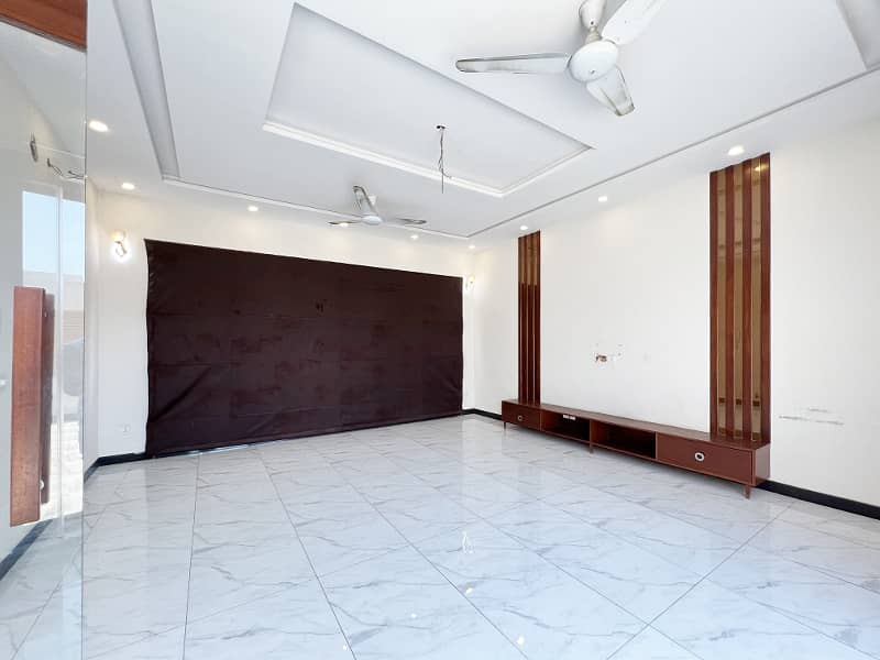 1 Kanal Upper Portion For Rent In Lake City Near To Main Boulward 11