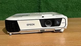Epson EB-S31  projector