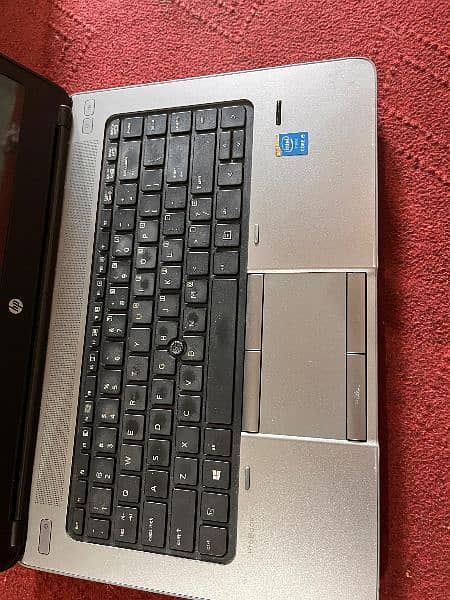 Hp Laptop 
Core i5 4generation
8gb Ram
1Tb Hard disk 3