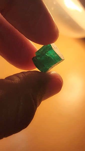 Emerald swat mine 77 carat 4