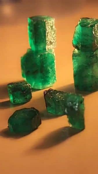 Emerald swat mine 77 carat 6
