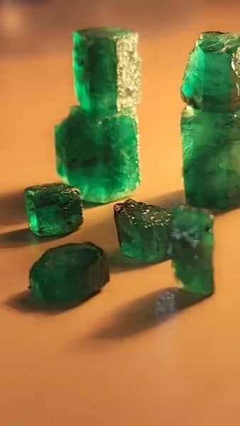 Emerald swat mine 77 carat 7