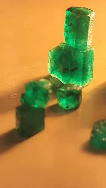 Emerald swat mine 77 carat 9