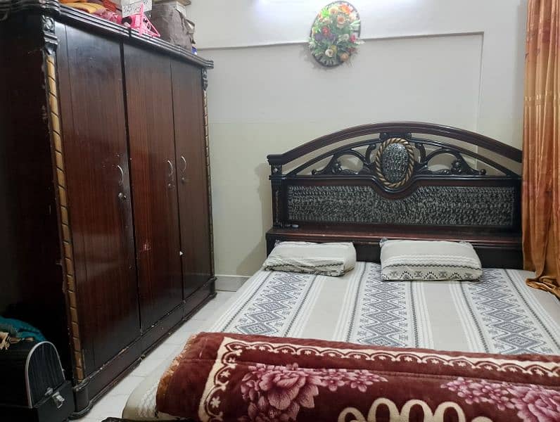 King size bed with almari only in 35k 2