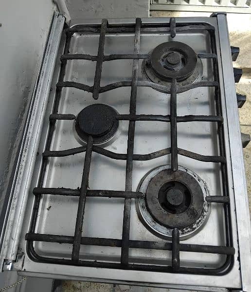 Cooking range with 3 burners for sale 0