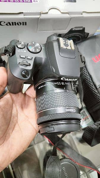 Canon EOS 200D Mark II camera with box 10/10 condition 2
