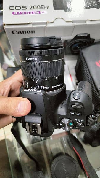 Canon EOS 200D Mark II camera with box 10/10 condition 4