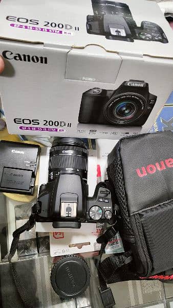 Canon EOS 200D Mark II camera with box 10/10 condition 9