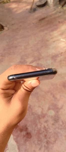Iphone XR  10/10 condition Non PTA 4