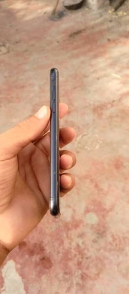 Iphone XR  10/10 condition Non PTA 7