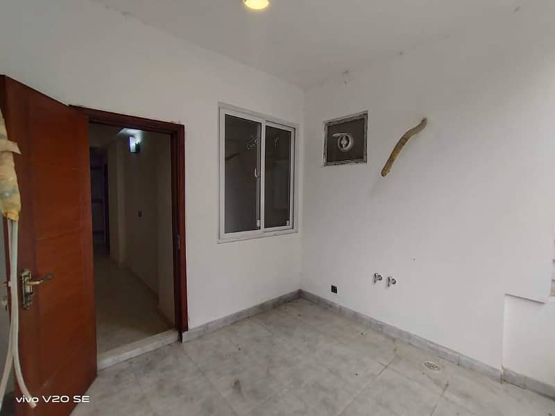 Three Bed Apartment Available For Rent in Defence Residency DHA 2 Islamabad 17
