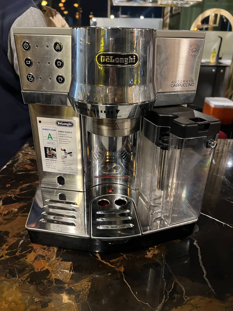 DE Longhi ESPRESSO Coffee MACHINES  EC860 2