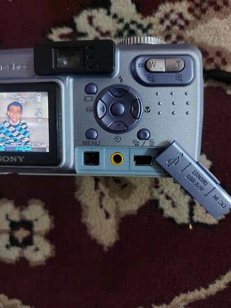 SONY CYBERSHOT DSC P8 3.2 MEGAPIXEL CAMERA ORIGINAL JAPANI  FOR SALE 7