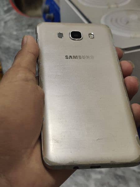 Samsung galaxy J7 (2016) 8