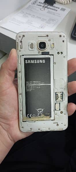 Samsung galaxy J7 (2016) 12