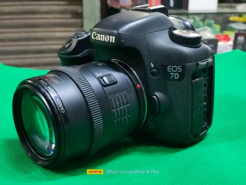 Canon 7D | 18-55mm Lens | Complete accessories 0
