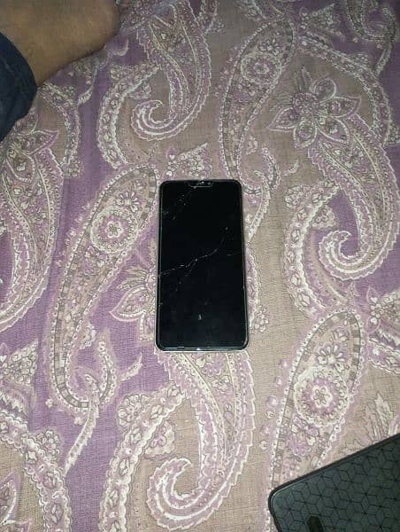 Urgent Sale Vivo Y 81s only Screen Crack All Parts are Working 6