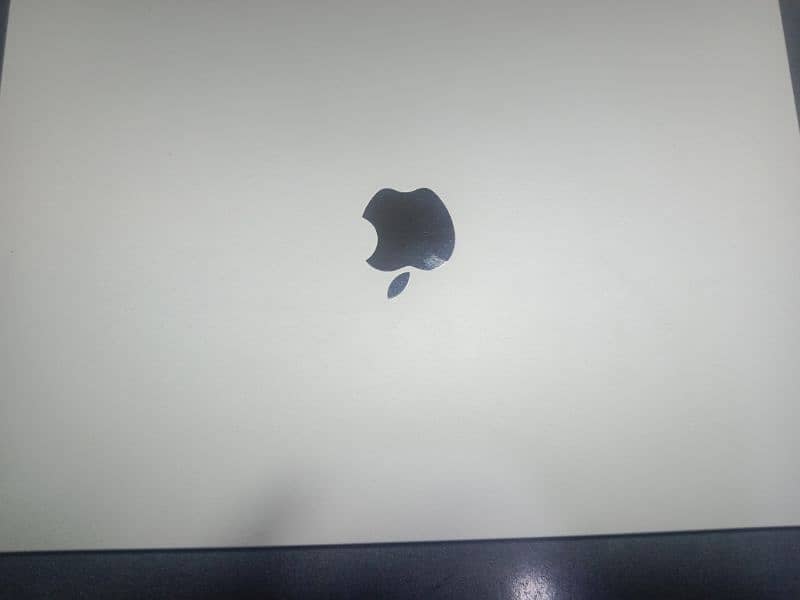 Apple MacBook Air 15 inch M3 8gb 256gb as Starlight 6