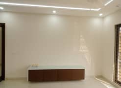 1 Kanal Beautiful Full House For Sale In Phase 1 Block L Dha Lahore