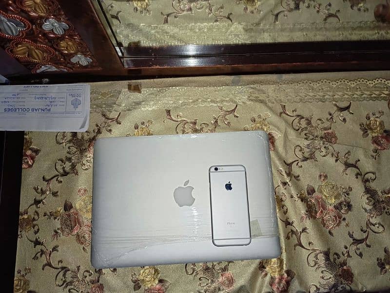 used apple macbook air . In very good condition. 0