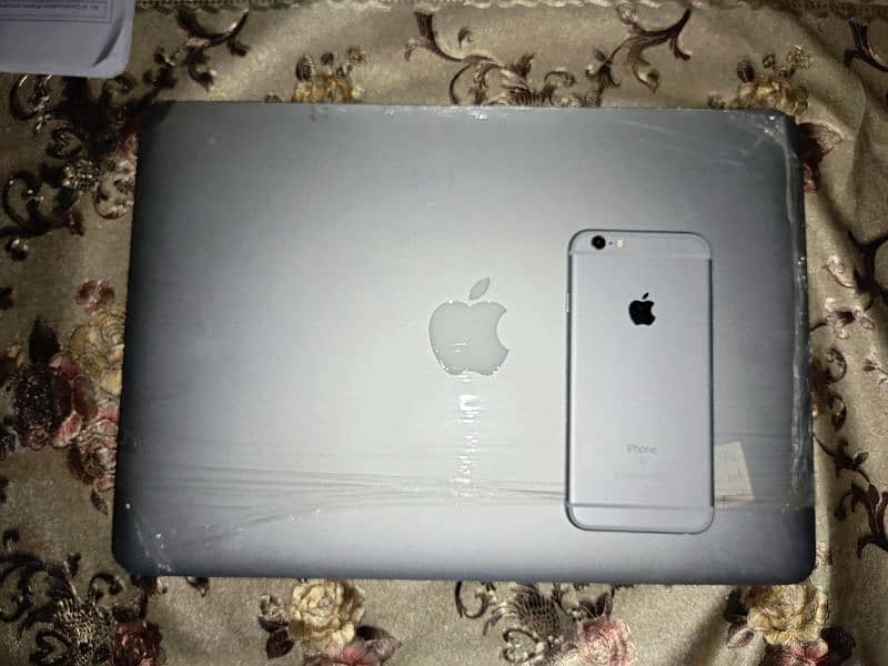 used apple macbook air . In very good condition. 2