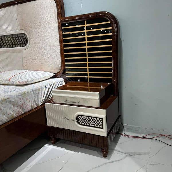 Solid Wood Bed New Design's first time in Pakistan 1