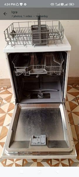 Dish washer machine condition like new 1