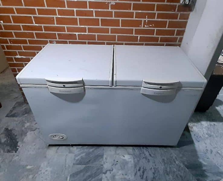 Waves double door refrigerator and freezer available in new condition 4