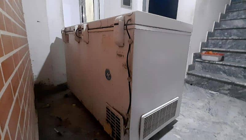 Waves double door refrigerator and freezer available in new condition 5