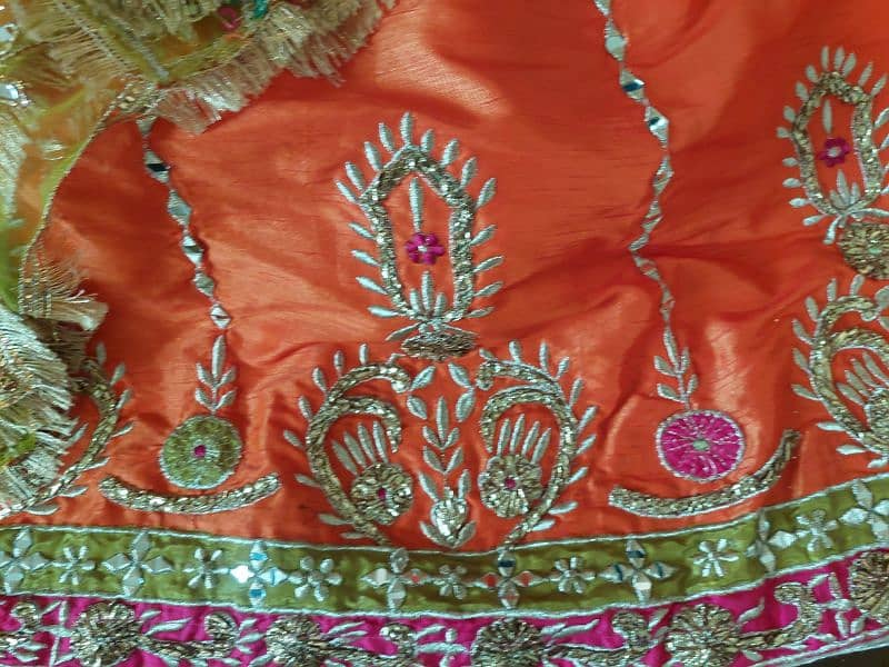 Beautiful lehnga with blouse and dupatta plus jewellery 1