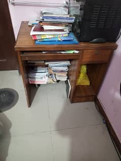Computer and study table in good condition