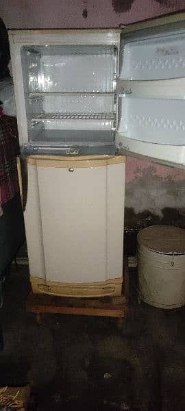 PEL refrigerator for sale only in 30000 2