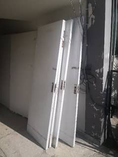 doors and locks in good condition