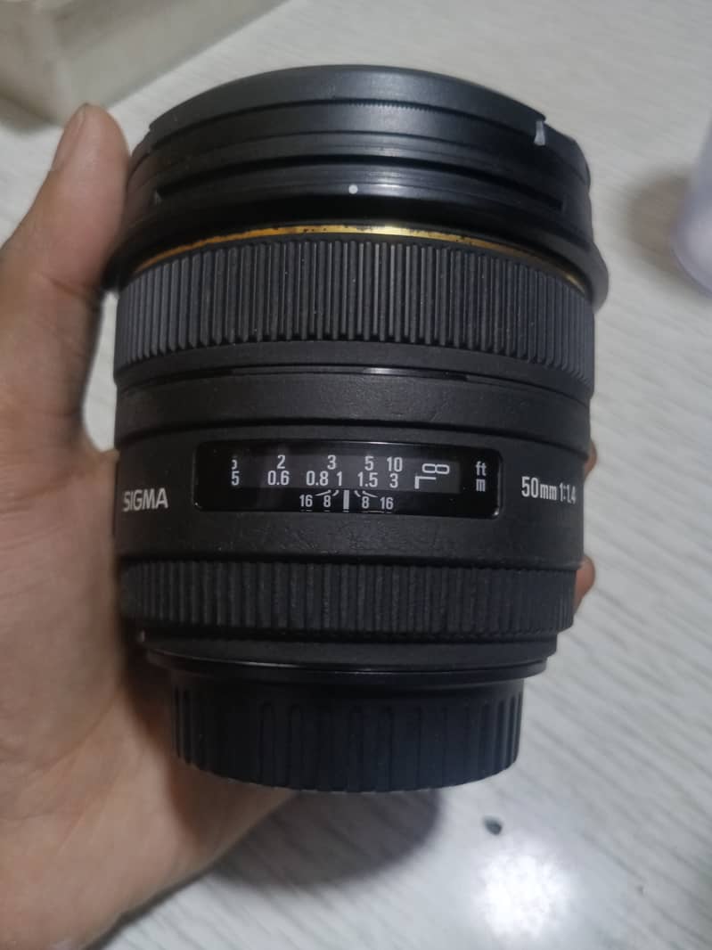 Sigma Lens 50 mm f/1.4 canon mount 3