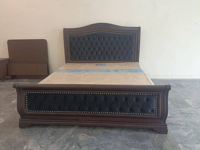 Bed Set wooden and full kushan 1