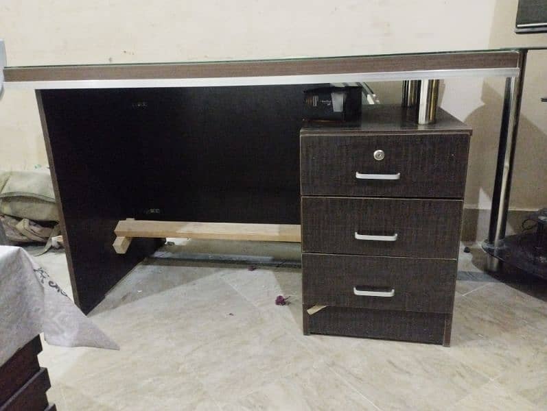 Wooden table for laptop with mirror 0
