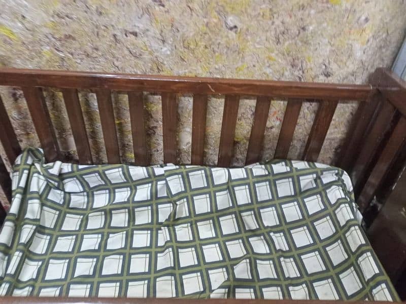 baby cot 10/10;condition 1