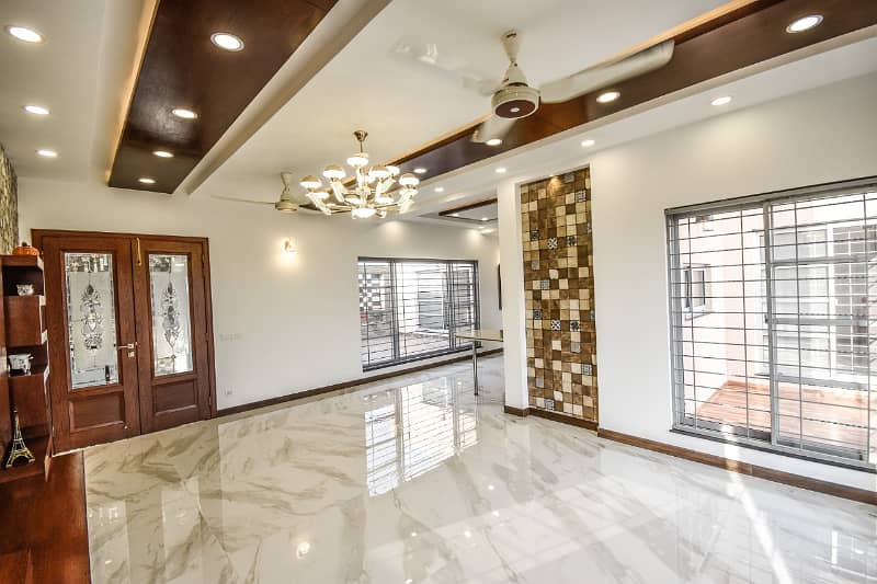 Dha Lahore 1 Kanal Brand New Mazhar Munir Design House With 100% Original Pics Available For Rent 10
